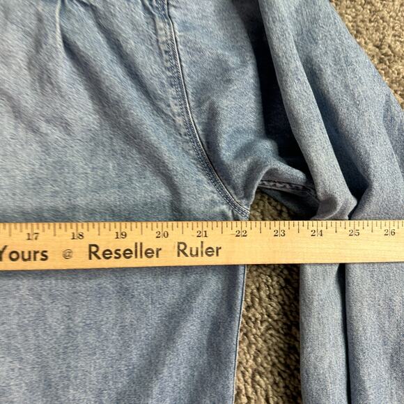 VINTAGE Detroit Red Wings Shirt Womens M Blue Chambray Denim Button Up LEE - Picture 9 of 10